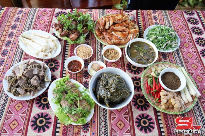 Các món ăn mang bản sắc truyền thống của đồng bào dân tộc Thái.