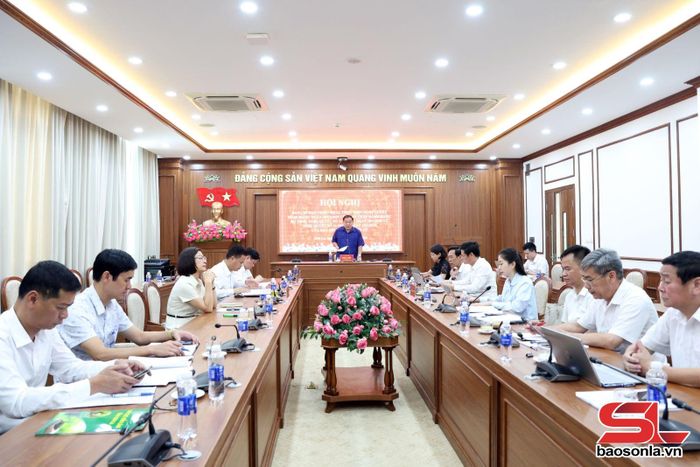 Các đại biểu tham dự hội nghị.