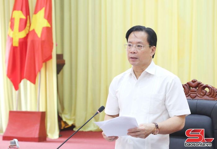 Đồng chí Bí thư Đảng ủy Quân sự tỉnh phát biểu tại hội nghị.