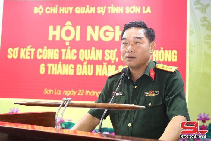 Đồng chí Chỉ huy trưởng Bộ CHQS tỉnh phát biểu tại Hội nghị.
