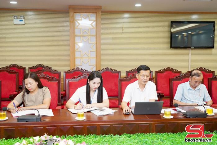 Các đại biểu tỉnh Sơn La dự hội thảo.