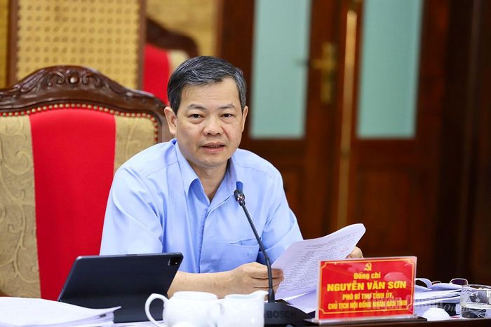 Chủ tịch HĐND tỉnh Nguyễn Văn Sơn tham gia ý kiến vào sắp xếp thôn, tổ dân phố.