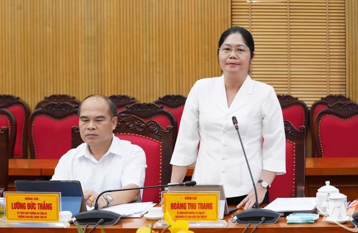 Đồng chí Hoàng Thu Trang, Ủy viên Ban Thường vụ, Chủ nhiệm Ủy ban Kiểm tra Tỉnh ủy, phát biểu.