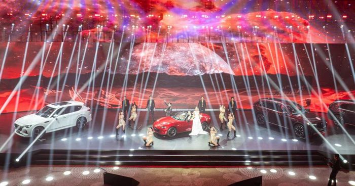 Mazda đang cho thấy tham vọng rõ ràng: không chỉ bán xe, mà xây dựng một hình ảnh thương hiệu cao cấp mang đậm dấu ấn Nhật Bản