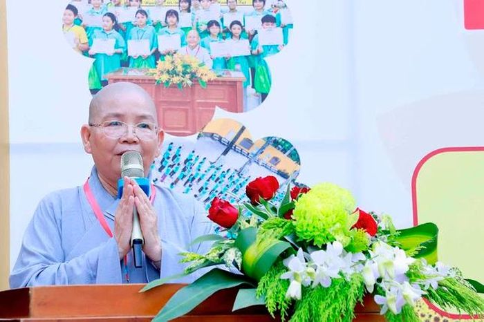 Ni sư Thích nữ Từ Thảo phát biểu khai mạc
