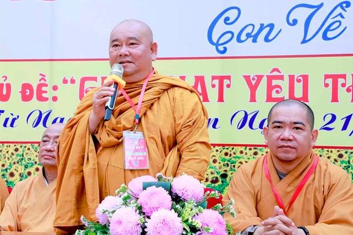 Thượng tọa Thích Minh Lực ban đạo từ