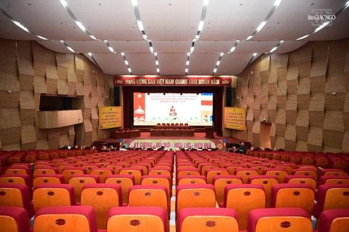 Hội trường nơi diễn ra các phiên làm việc của Đại hội đại biểu Phật giáo TP.Hải Phòng