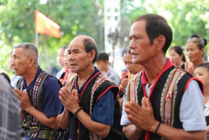 Lắng nghe lời thầy 