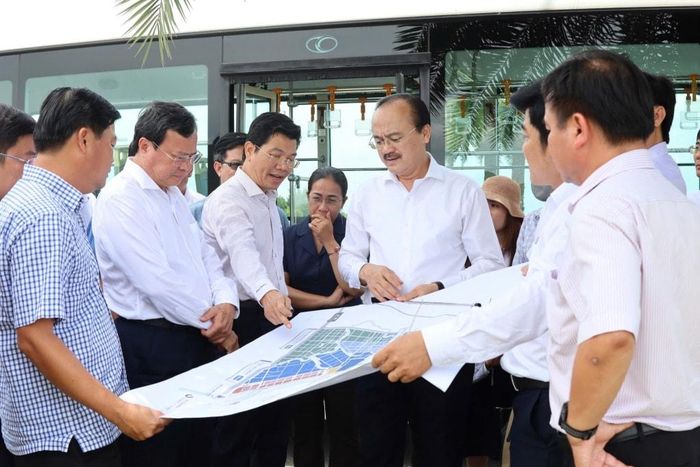 Lãnh đạo tỉnh Tât Ninh khảo sát dự án Khu đô thị Đông Nam Á Long An (xã Tân Tập)