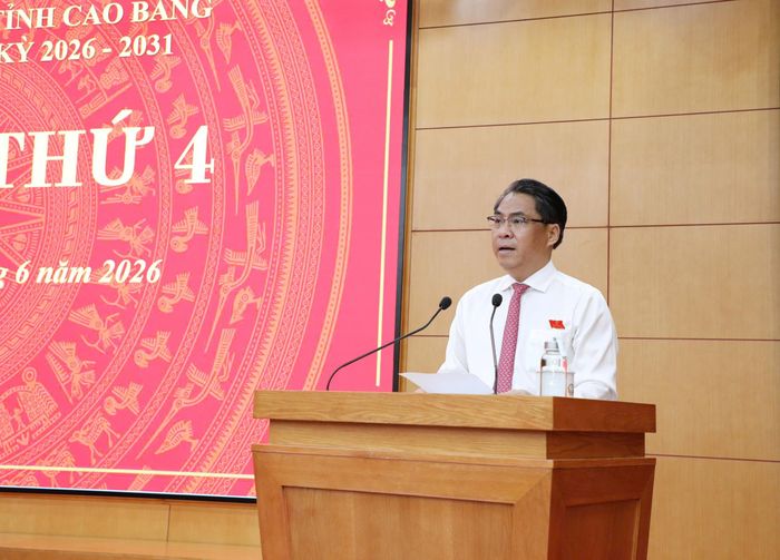 Ủy viên Trung ương Đảng, Bí thư Tỉnh ủy, Chủ tịch HĐND tỉnh Phan Thăng An phát biểu khai mạc kỳ họp
