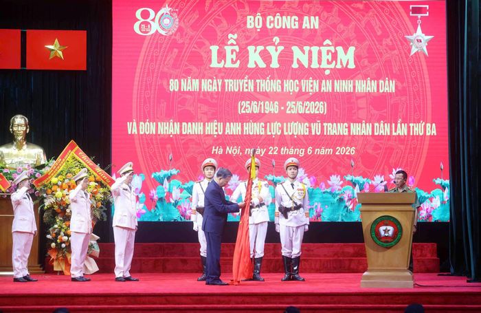 Tổng Bí thư, Chủ tịch nước Tô Lâm trao danh hiệu Anh hùng Lực lượng vũ trang nhân dân lần thứ ba cho Học viện An ninh nhân dân