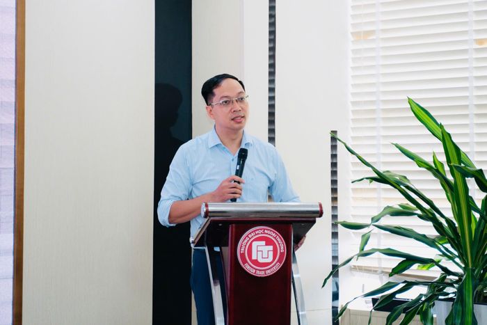 TS Lý Đại Hùng - Viện Kinh tế Việt Nam và Thế giới trình bày tham luận về giải ngân vốn FDI tại Việt Nam trong bối cảnh phân mảnh toàn cầu.