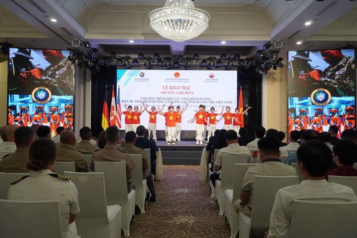 Quang cảnh lễ khai mạc