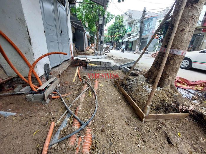 Không rõ vì nguyên nhân gì mà hào kỹ thuật cần đào sâu trung bình 80cm đến 95 cm đã không được thi công? 