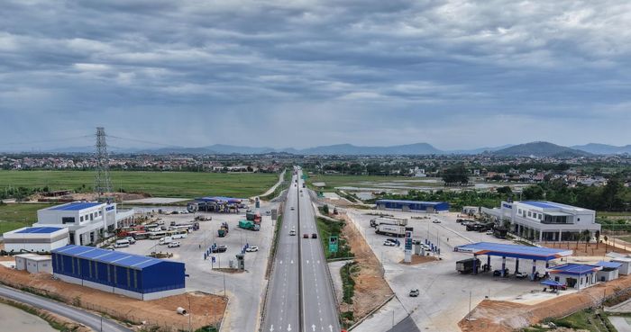 Cặp trạm dừng nghỉ Petrolimex Thanh Hóa quy mô hơn 71.600 m² được đầu tư đồng bộ trên tuyến cao tốc Bắc – Nam phía Đông. Ảnh: Petrolimex.