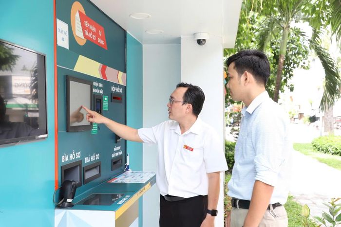 Chế tạo, vận hành máy nhận, trả hồ sơ tự động - lĩnh vực cần nhân sự trình độ cao.