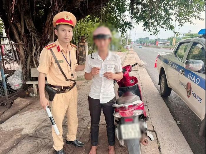 Đối tượng cùng mẫu test dương tính với chất ma túy.