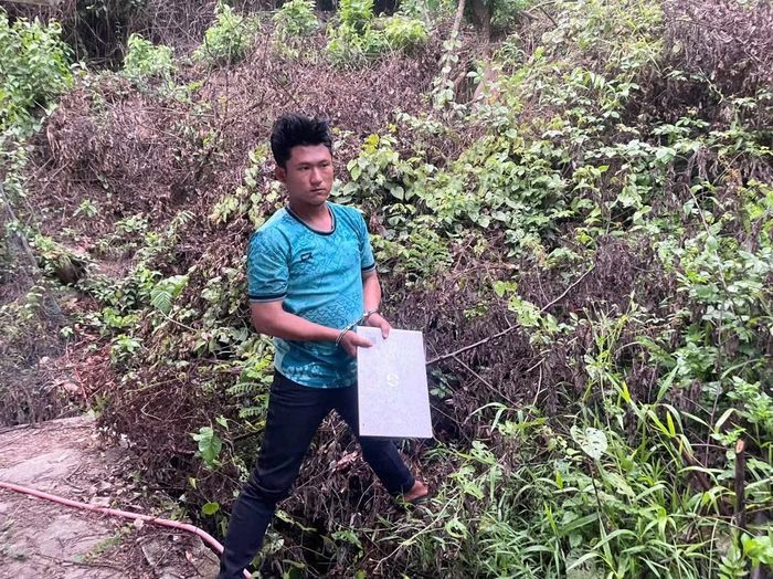 Dù có 1 tiền án về tội "Cướp giật tài sản", Nguyễn Duy Phấn vẫn tiếp tục gây ra vụ trộm 2 laptop.