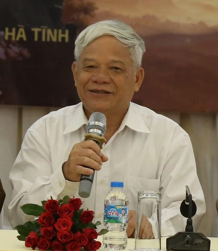 Nhà thơ Nguyễn Sĩ Đại cho biết, ông đã mất khoảng 10 năm để tìm những tư liệu chân xác nhất về 10 nữ thanh niên xung phong hy sinh tại Đồng Lộc.