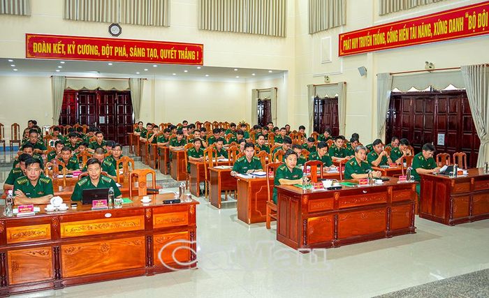  Cán bộ, chiến sĩ BĐBP tỉnh dự buổi dự buổi ôn truyền thống.