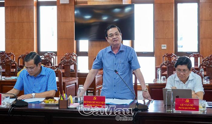 Phó Chủ tịch UBND tỉnh Huỳnh Chí Nguyện thông tin những khó khăn, vướng mắc trong thực hiện tăng trưởng khu vực II, công nghiệp và xây dựng.