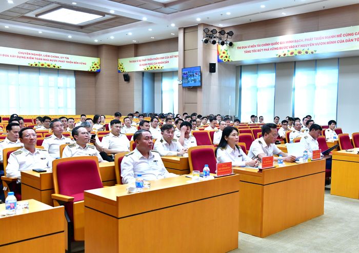 Các đồng chí lãnh đạo KTNN tham dự Hội nghị. Ảnh: NGUYỄN LY