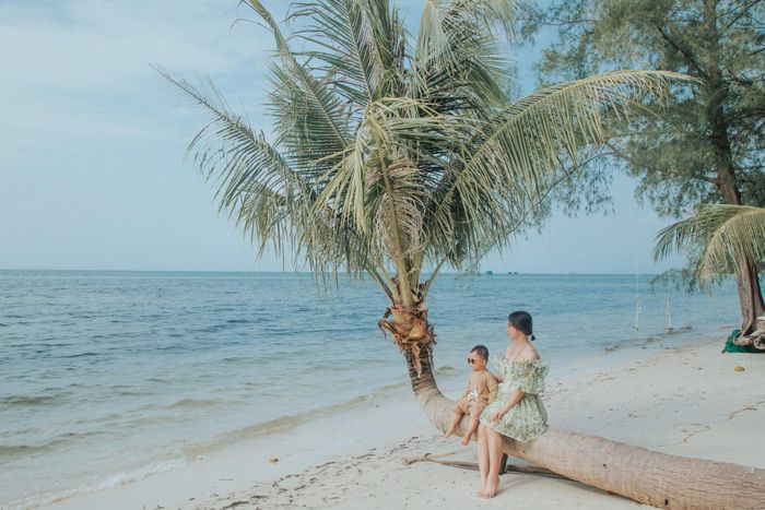 Phú Quốc thu hút nhiều gia đình nhờ biển xanh, khu nghỉ dưỡng tiện nghi và đa dạng hoạt động vui chơi cho trẻ nhỏ.