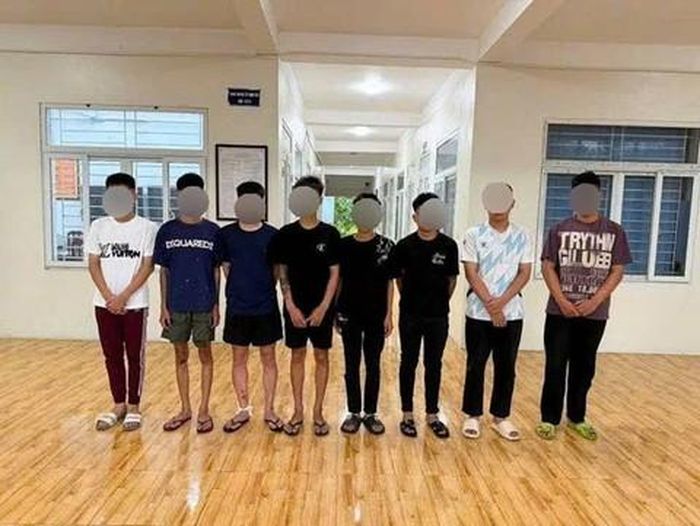 Các đối tượng tại trụ sở Công an xã Tam Hưng
