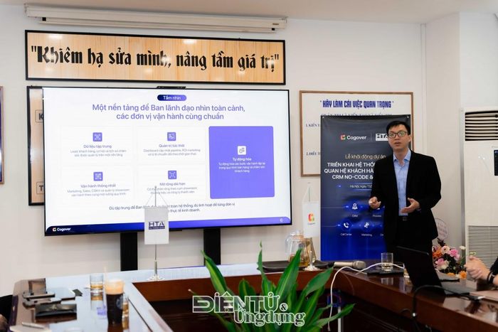Ông Nguyễn Ngọc Chủ, Giám Đốc Kinh Doanh Cogover trình bày phạm vi triển khai dự án
