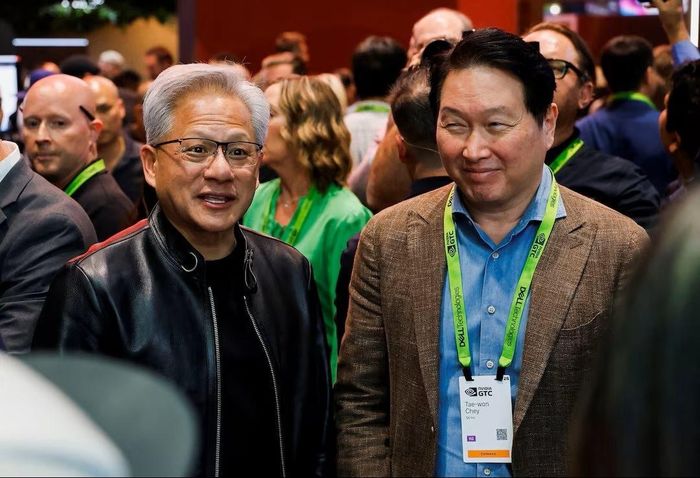 Chủ tịch SK Group Chey Tae-won và Chủ tịch kiêm CEO của Nvidia Jensen Huang.