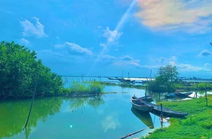 Biển Hải Dương vẫn giữ được cấu trúc cảnh quan tự nhiên tương đối nguyên vẹn...