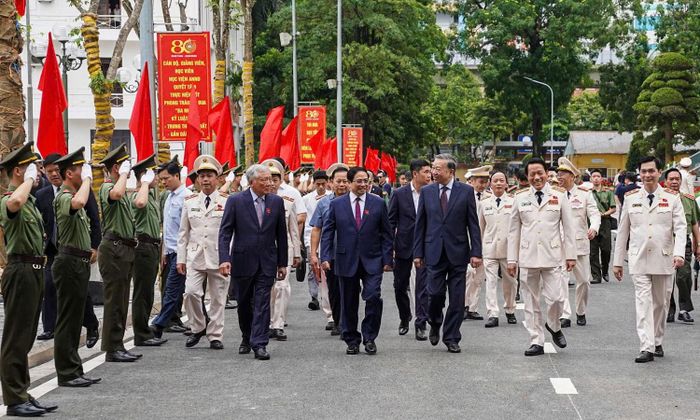Tổng Bí thư, Chủ tịch nước Tô Lâm và các lãnh đạo, nguyên lãnh đạo Đảng, Nhà nước dự lễ kỷ niệm 80 năm Ngày truyền thống Học viện An ninh Nhân dân. (Ảnh: CAND)