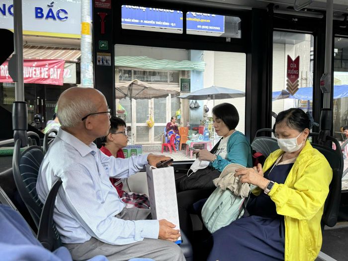 Người dân TP.HCM đi xe buýt miễn phí trên 134 tuyến toàn Thành phố từ ngày 1/7.