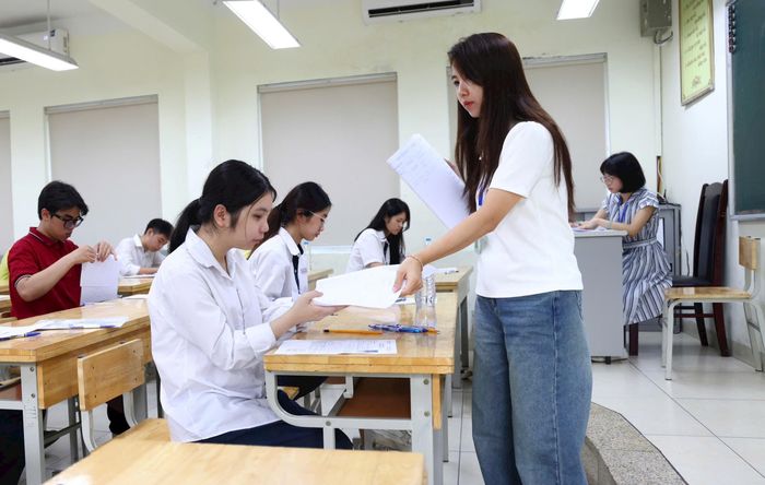 Kỳ thi vào lớp 10 THPT năm học 2026-2027 đã diễn ra an toàn, nghiêm túc. Ảnh: Phạm Thảo