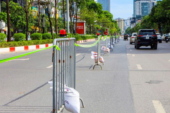 Tuyến metro số 5 có chiều dài gần 40km, kết nối trung tâm Hà Nội với đô thị Hòa Lạc, tổng mức đầu tư hơn 72.000 tỷ đồng. Ảnh: Duy Khánh