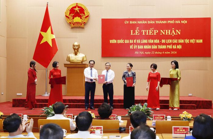Các đơn vị thực hiện việc bàn giao, tiếp nhận Vườn quốc gia Ba Vì từ Bộ Nông nghiệp và Môi trường và Làng Văn hóa - Du lịch các dân tộc Việt Nam từ Bộ Văn hóa, Thể thao và Du lịch.