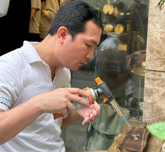 Ông chủ thương hiệu Tonkin Craft Nguyễn Đức Anh. Ảnh: NVCC