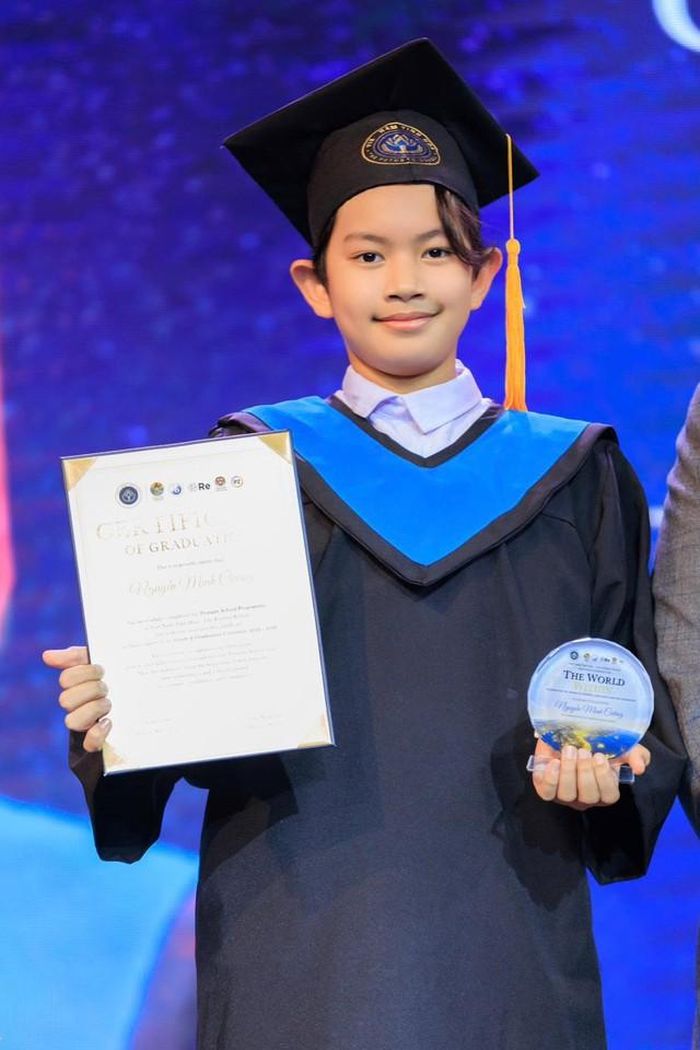 Con trai Khánh Thi đã tốt nghiệp Tiểu học.