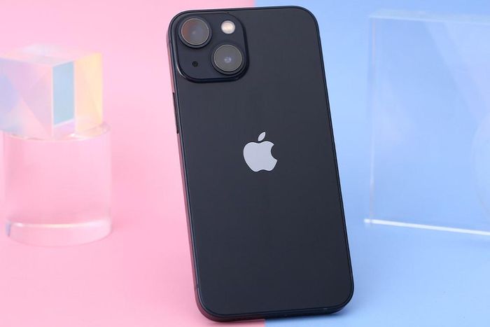 iPhone 13 tiếp tục là một trong những lựa chọn đáng cân nhắc