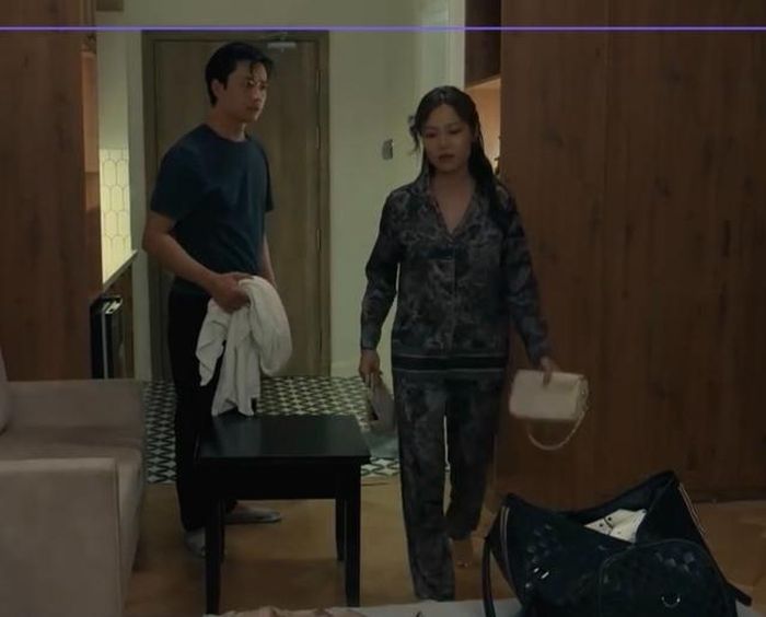 Diệu cảm thấy ghê sợ trước việc chồng ngoại tình. Ảnh VTV