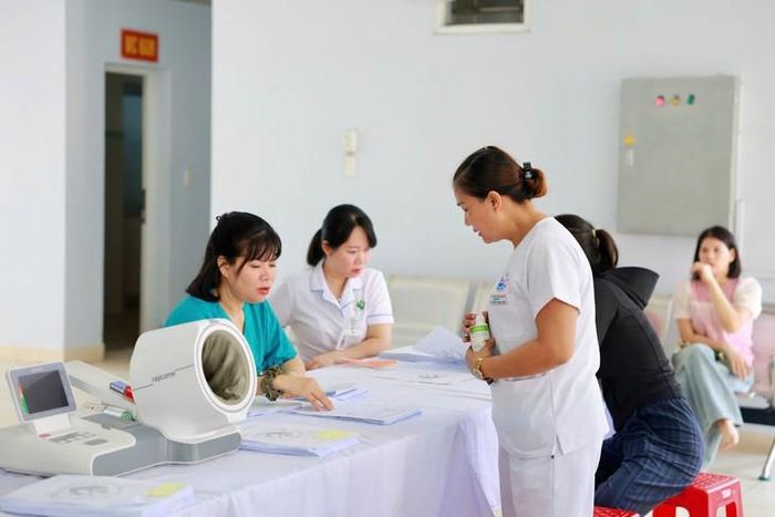 Việc phát hiện sớm các bệnh lý có ý nghĩa quan trọng trong điều trị, dự phòng biến chứng, bảo vệ sức khỏe sinh sản và nâng cao chất lượng cuộc sống cho quân nhân và gia đình. Ảnh: BVCC.