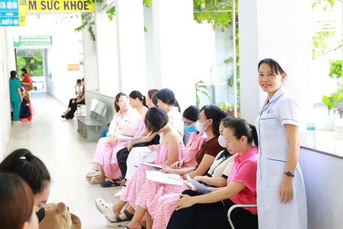 Gần 600 cán bộ, chiến sĩ được thâm khám. Ảnh: BVCC.