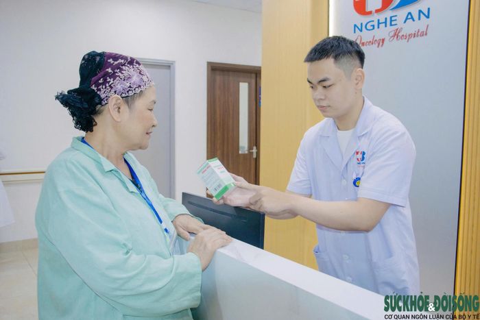 Bộ Y tế dự kiến bổ sung 30 thuốc điều trị ung thư vào danh mục chi trả của BHYT, trong đó có nhiều thuốc đích và thuốc miễn dịch có giá thành cao.