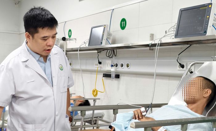 Người bệnh nhập viện trong tình trạng sốc chấn thương - Ảnh: BVCC