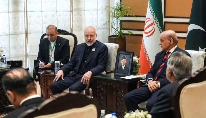 Trong bài đăng trên mạng xã hội X, Ngoại trưởng Iran Abbas Araghchi đánh giá cao vai trò trung gian của Pakistan và Qatar, cho rằng những nỗ lực này đã mang lại bước tiến lớn trong việc tìm kiếm giải pháp chấm dứt xung đột tại Li Băng.