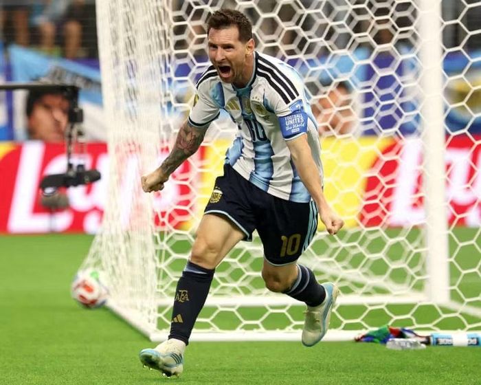 Nếu Algeria đánh bại Jordan ở trận đấu còn lại, Argentina sẽ chắc chắn đứng đầu bảng J và gặp đội nhì bảng H ở vòng 1/16 diễn ra tại Miami ngày 3/7.