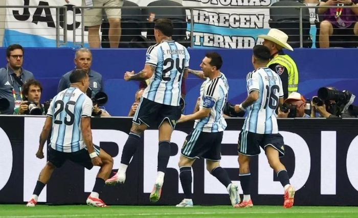 Không chỉ dẫn đầu danh sách ghi bàn tại World Cup 2026, Messi còn được FIFA trao danh hiệu Cầu thủ hay nhất trận ở cả 2 lượt đấu đầu tiên.