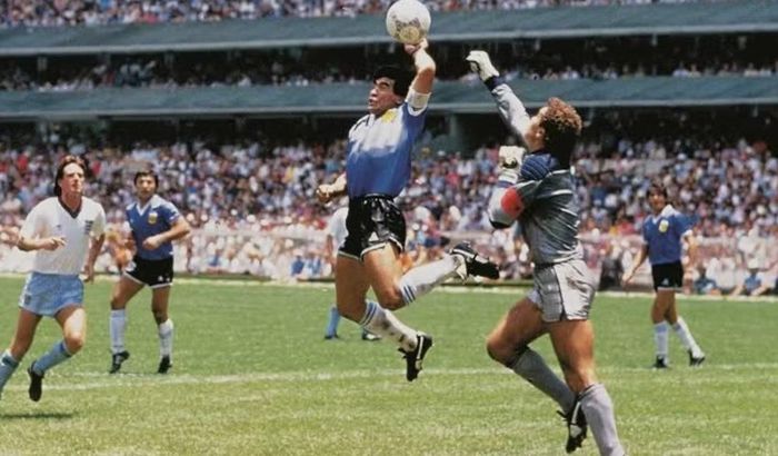 Đúng 40 năm sau khi huyền thoại Diego Maradona tạo nên dấu ấn với tuyển Anh bằng "bàn tay của Chúa" và pha solo kinh điển, Messi tiếp tục khiến người Argentina tự hào bằng một cột mốc lịch sử khác.