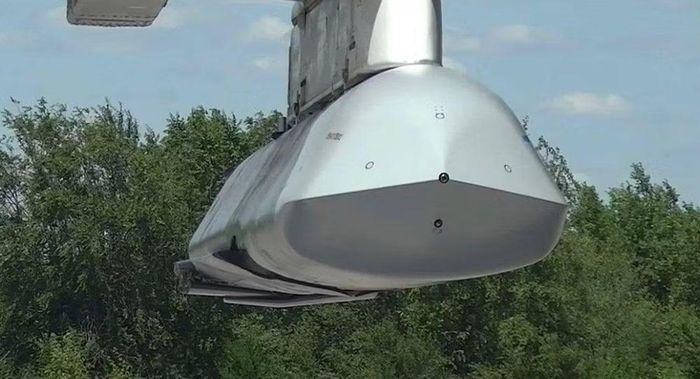 Bắt đầu từ mùa xuân năm 2024, những tên lửa Kh-101 có đầu đạn kép đã xuất hiện, cho phép tăng tổng khối lượng phần chiến đấu từ 450 kg lên khoảng 800 kg.