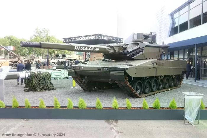 Nền tảng hỏa lực của FENRIS là tháp pháo John Cockerill Defense Cockerill 3105 với pháo nòng xoắn áp suất cao tiêu chuẩn NATO 105 mm và bộ nạp đạn tự động 12 viên, giúp tăng cơ số đạn lên 36 viên.